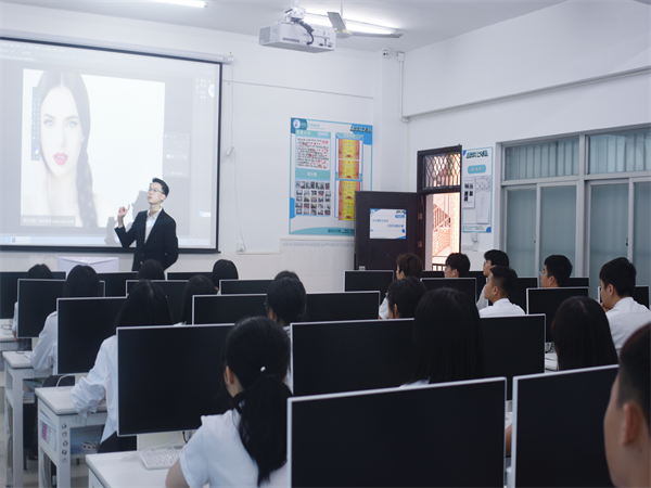 海口学习ui设计培训哪里好(海口ui设计制作培训)